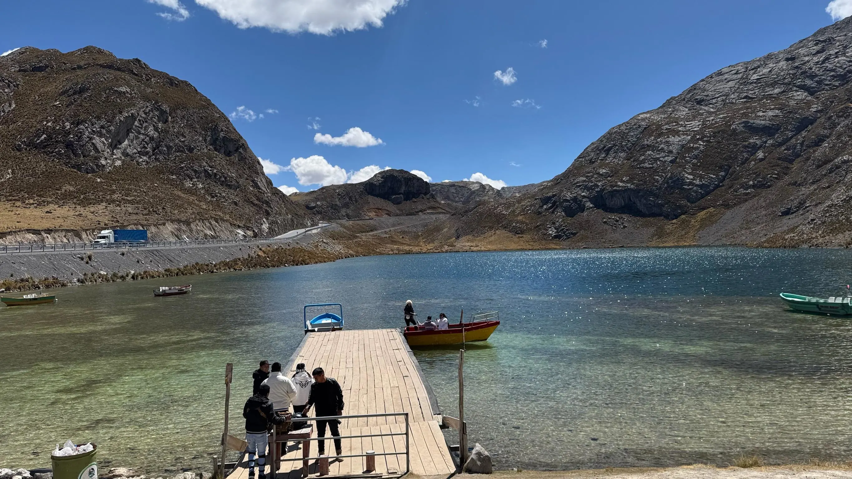 Lagunas turquesas de la Cordillera de la Viuda