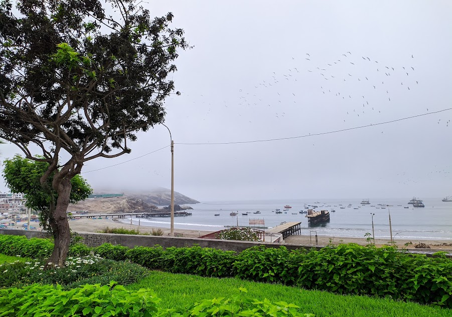 Malecón y playas cercanas al Castillo de Chancay