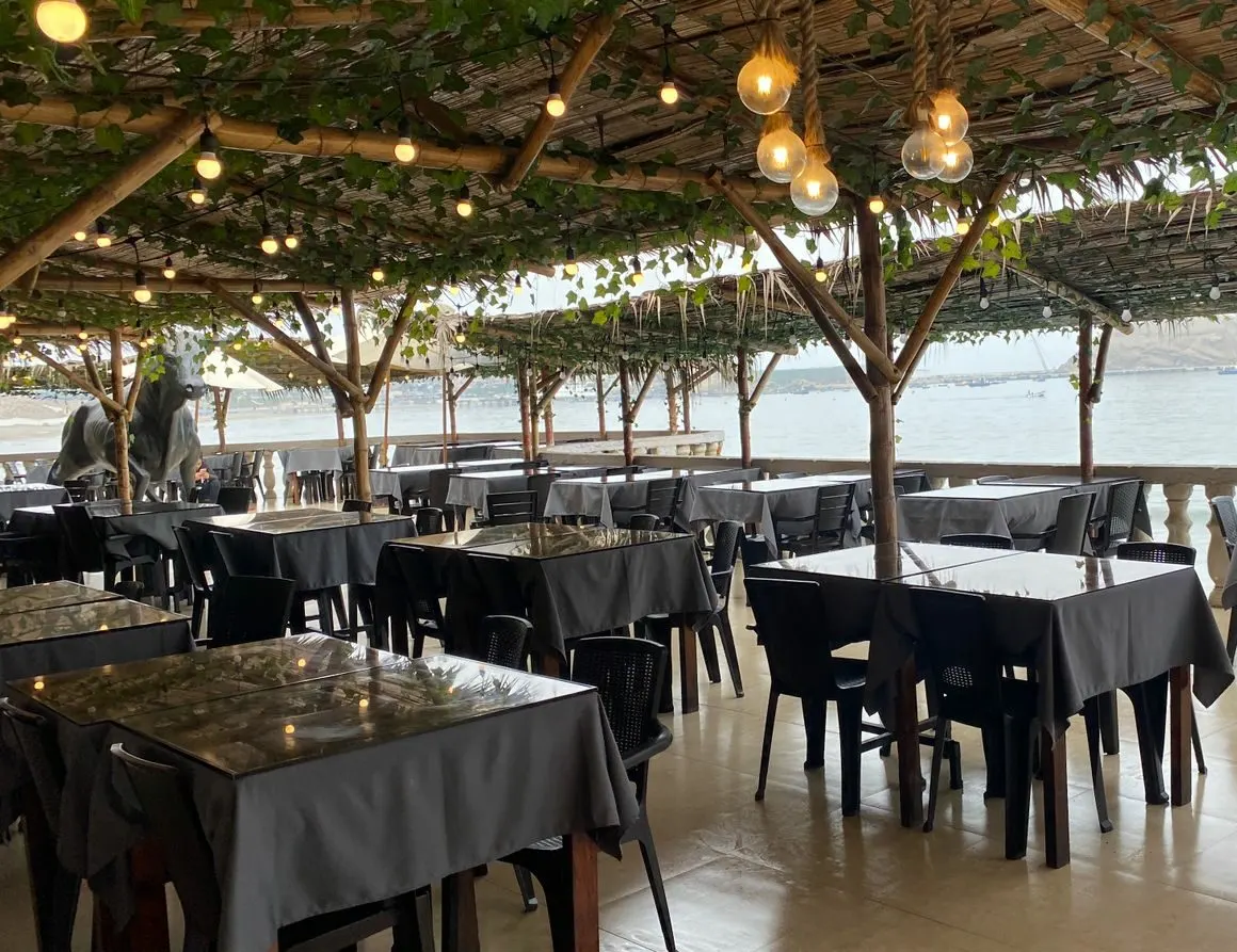 Restaurante Náutica frente al mar en el Castillo de Chancay